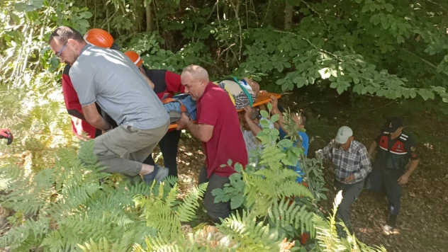 Bolu'da traktör uçurumdan uçtu: 1 ağır yaralı
