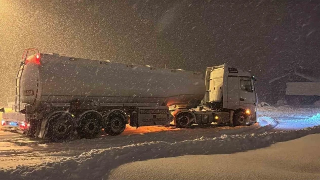 Bolu Dağı Ağır Tonajlı Araçların Geçişine Kapatıldı