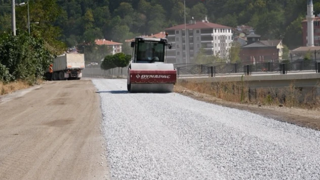 Bozkurt'ta Ezine Caddesi'nde Asfalt Çalışmaları Tamamlandı