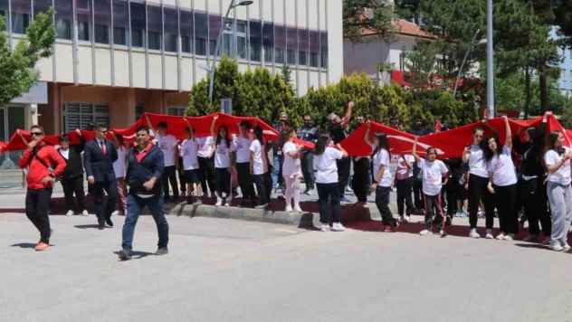 Gençler 19 Mayıs İçin Yürüdü