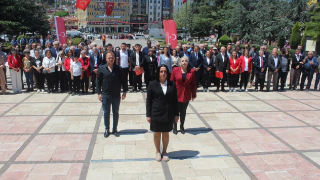 CHP, 19 Mayıs'ı Kutladı