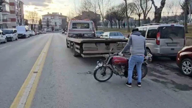Çorum'da Motosiklet Yaşlı Kadına Çarptı: 2 Yaralı