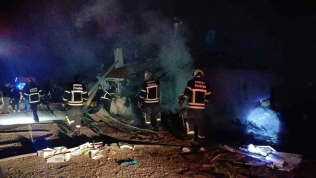 Çorum'da Müstakil Ev Alev Alev Yandı