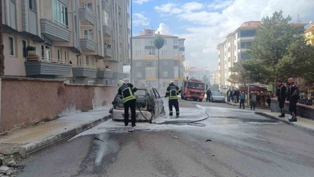 Eşinin Otomobilini Ateşe Verdi