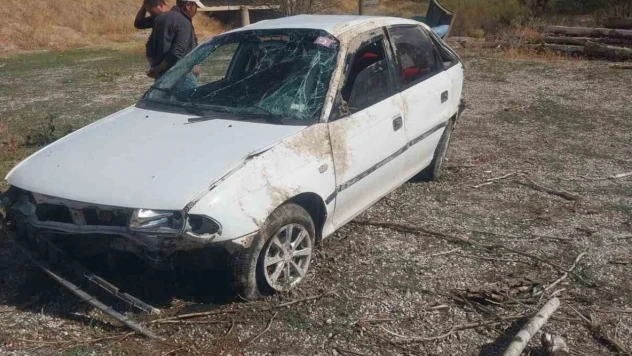 Otomobil Köprüden Tarlaya Uçtu