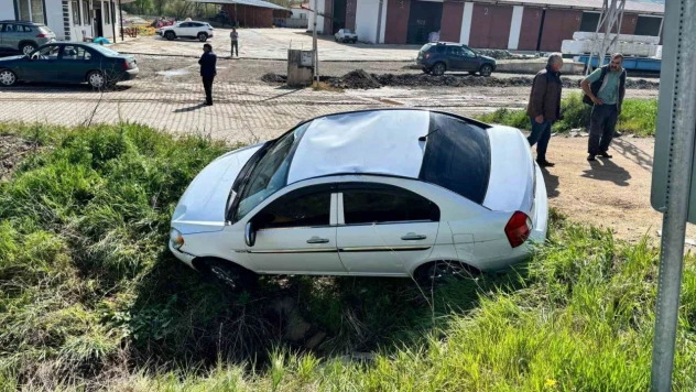Çorum'da Otomobil Menfeze Düştü: 1 Yaralı