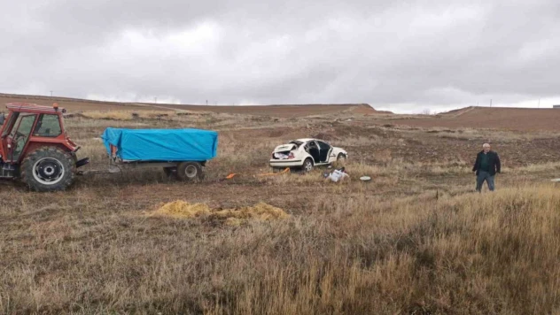 Çorum'da Otomobil Şarampole Yuvarlandı: 2 Yaralı