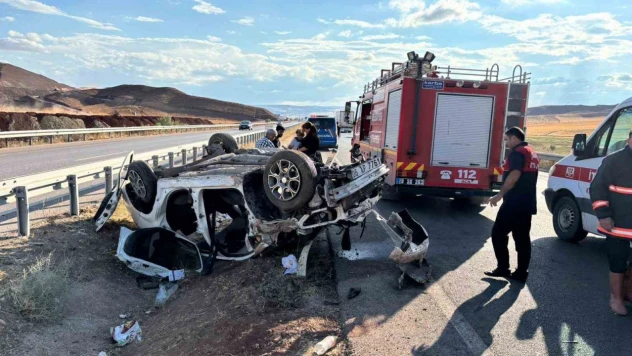 Çorum'da Takla Atan Otomobil Hurdaya Döndü