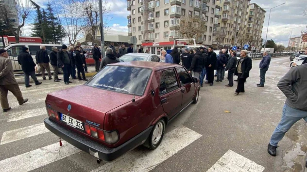 Çorum'da Üç Araç Çarpıştı!