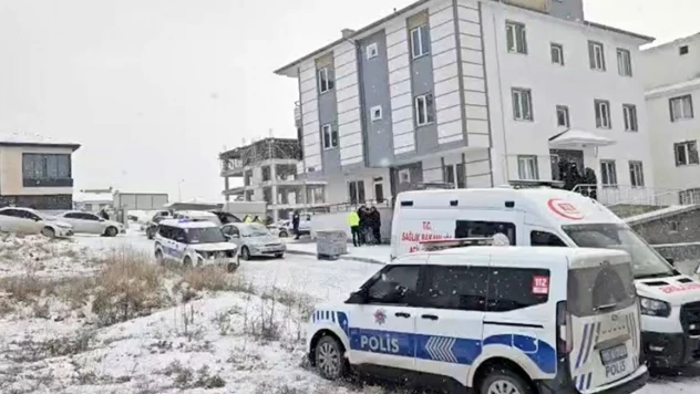 Çorum'da Silahla Vurulmuş Halde Ölü Bulundular