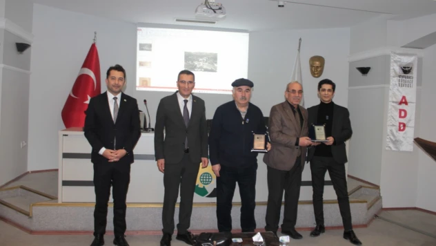 Cumhuriyet Kültür Buluşmaları'nda Rıfat Ilgaz ve Köy Enstitüleri Konuşuldu