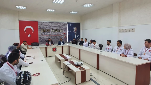 Dekan Sevim Misafirlerini Ağırladı