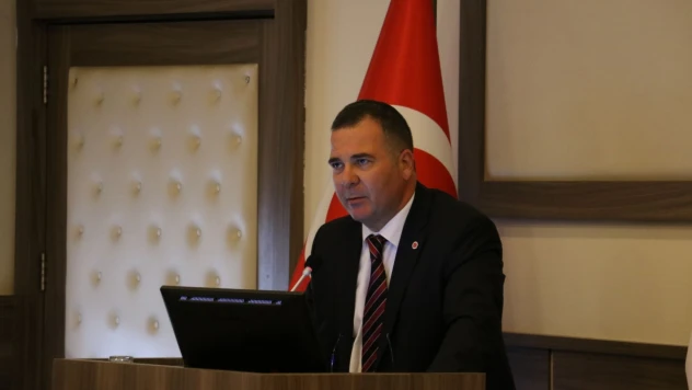 Dekan Sökmen: 'Mahmut Bey Cami'nin Pamuklara Sarılması Gerekiyor'