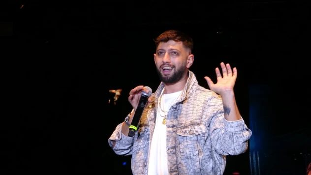 Demet Akalın ve Burak Bulut rüzgarı esti