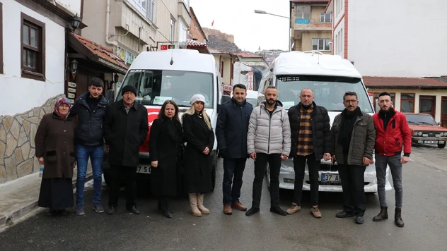 Depremzedeleri ilimize getirmeye gittiler