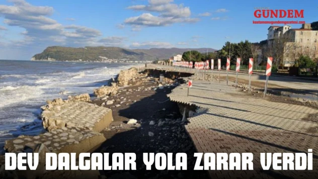 Dev Dalgalar Yola Zarar Verdi