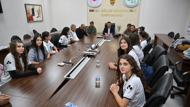 Devrim, Türkiye 4'üncülerini Ağırladı