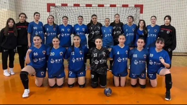 Dinamik Kendi Evinde Kaybetti