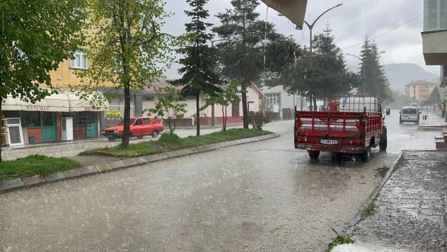 Dolu Ve Sağanak Yağış Etkili Oldu