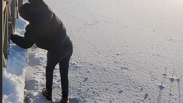 Suya Düşmekten Son Anda Kurtuldu