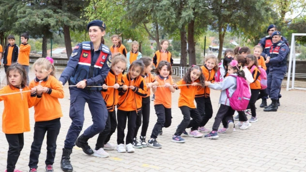 Dünya Kız Çocukları Günü kutlandı