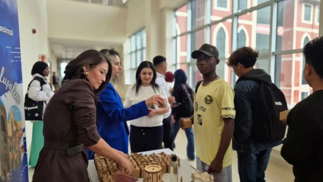 Dünyanın Dört Bir Yanından Öğrenciler Türkçede Buluştu