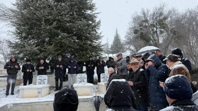 Dursun Ergin Kabri Başında Anıldı