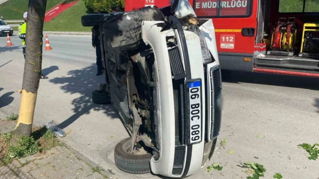 Ağaca Çarpıp Devrildi