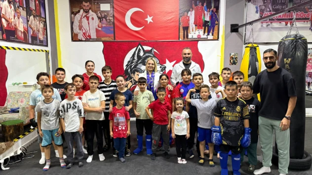 Ekmekci, Minik Sporcuları Ziyaret Etti