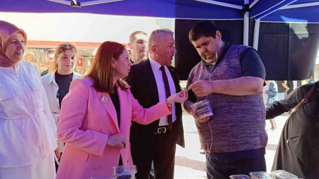 El Emeği Göz Nuru Eserler Sergilendi