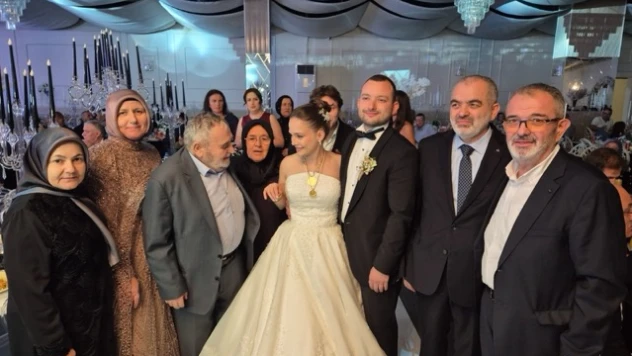 Elif İle Emirhan Evlendi