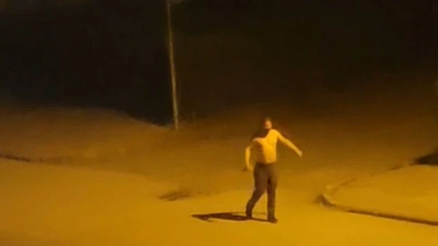 Elinde Bıçakla Sokak Ortasında Bağırdı