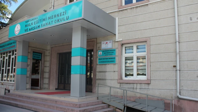 Emlakçılık sertifikası için sıraya girdiler