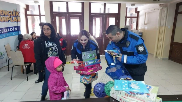Emniyet aileleri yalnız bırakmıyor