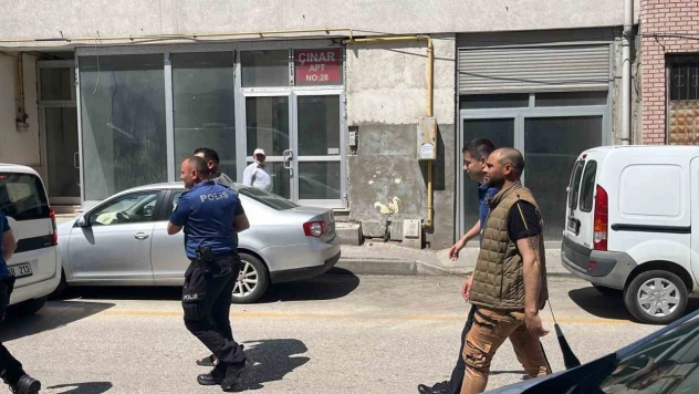 Eşini Başka Bir Adamla Yakalayan Koca Sınır Dışı Edildi