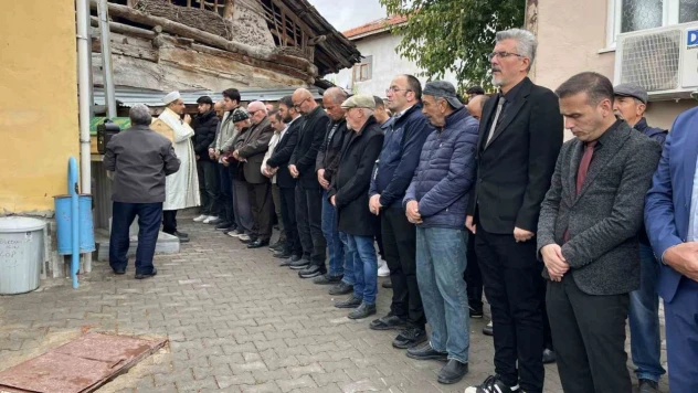 Eski Eşi Tarafından Öldürülen Kadın Toprağa Verildi