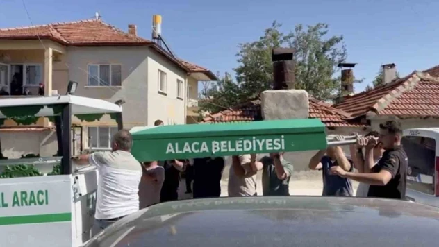 Evinin Balkonundan Düştü, Hayatını Kaybetti