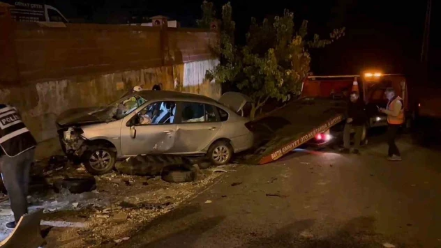 Takla Atan Otomobil Sürücüsü Araçta Sıkıştı