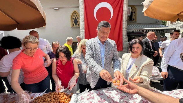 Ferdi Zeyrek Hayrına Lokma Dağıtıldı