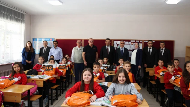 FLO'dan Öğrencilere Hediye