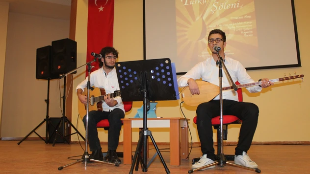 Genç Tarihçiler Kulübü'nden 'Türkü Şöleni'