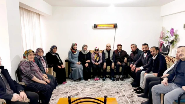 Görme Engelliler Derneğine Anlamlı Ziyaret