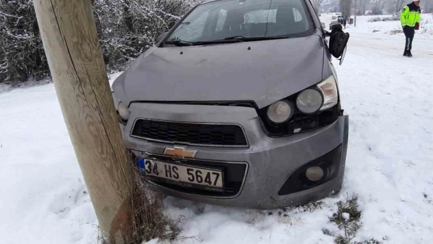 Sağlık Personelini Taşıyan Araç Mudurnu'da Kaza Yaptı