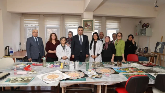 Gümüş, Öğretmenlerle Ve Kursiyerlerle Buluştu