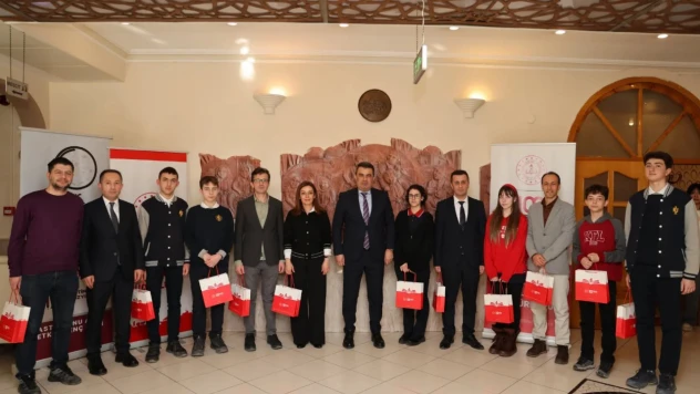 Gümüş, Sergiye Katılacak Öğrenci Ve Öğretmenlerle Buluştu