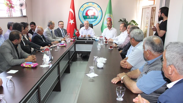 Hakkı Köylü, mağdurların yanında