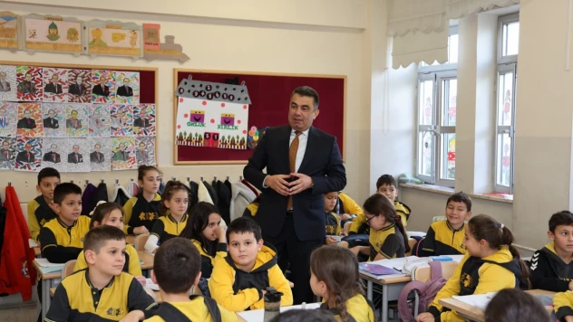 Hasan Gümüş, TOKİ İlkokulu Öğrencileriyle Buluştu