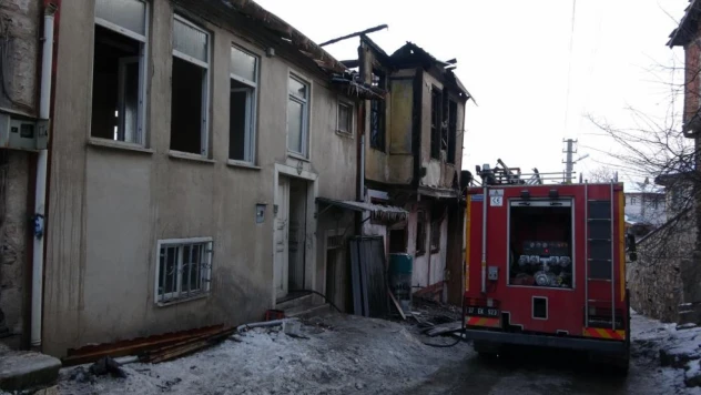 Hasar, Gün Yüzüne Çıktı