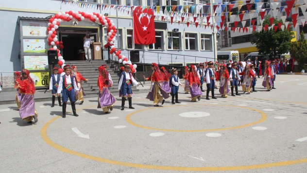 Hayatın Ön Provası Sahnelendi