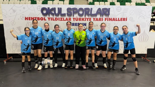 Hentbolda Bir Başarıda Okul Sporları Yıldızlardan